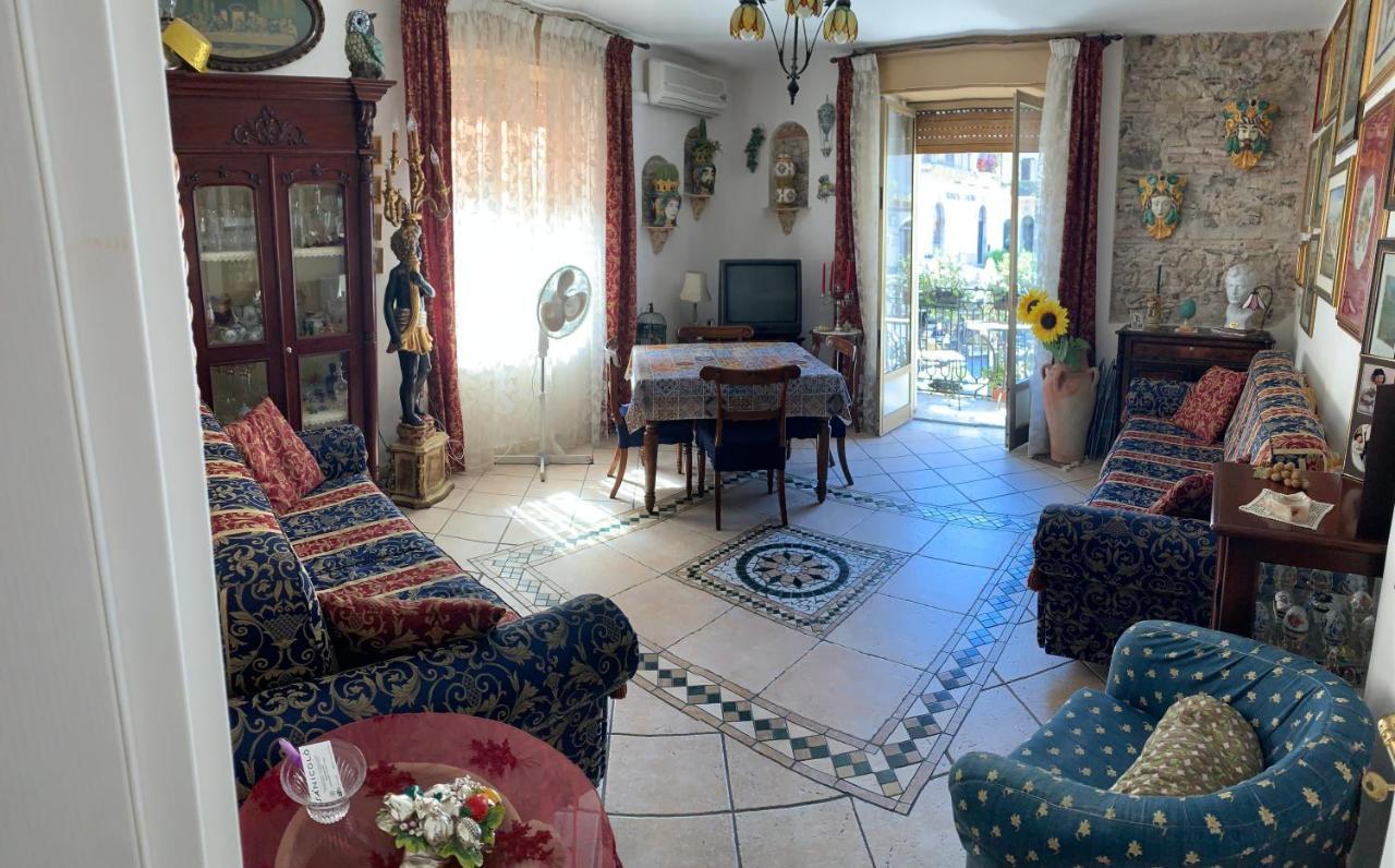 דירות טאורמינה Casa Antica Savoia מראה חיצוני תמונה